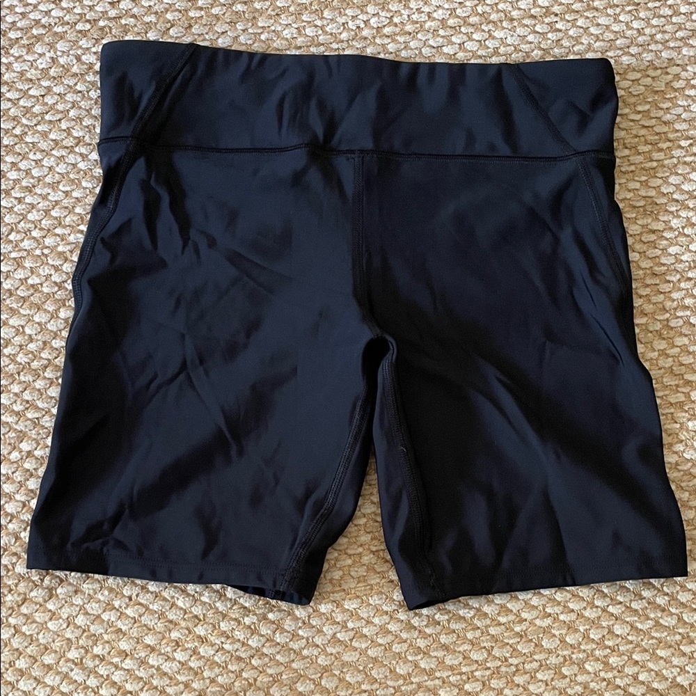 Under Armour Women's Black Bike Shorts - Picture 4 of 4